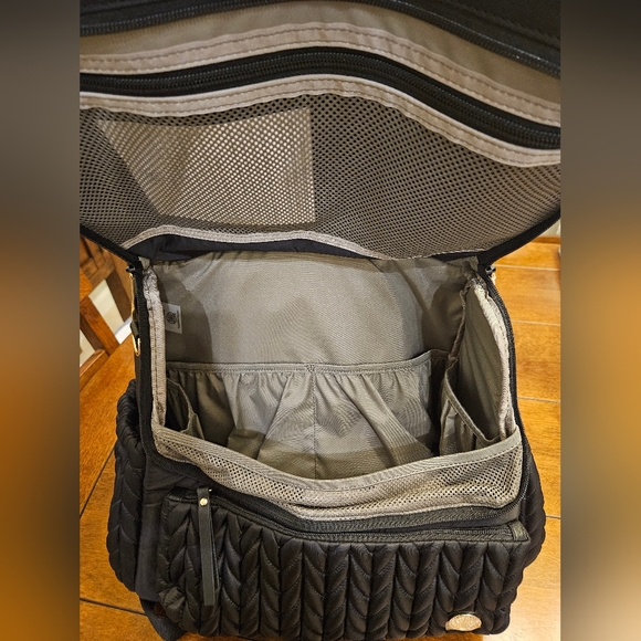 HAPP Levy Black Quilted Diaper Bag/ Backpack - Picture 3 of 4